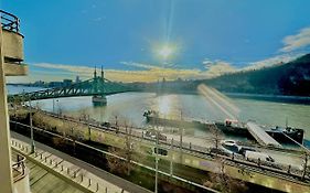 Danube View Apartment In Center-Prime Location
